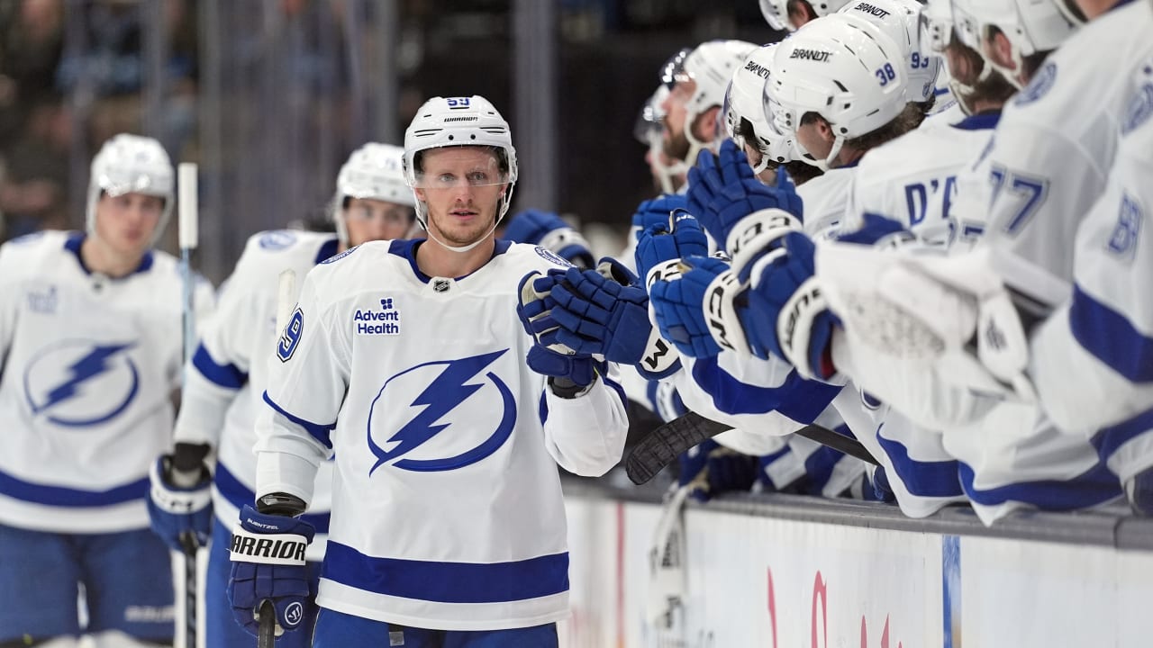Guentzel breaks tie in 3rd, Lightning edge Mammoth for 5th straight win