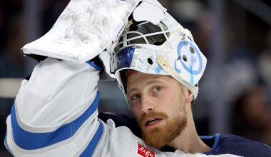 The Chicago Blackhawks could be the team to open up the trade market by moving Laurent Brossoit.