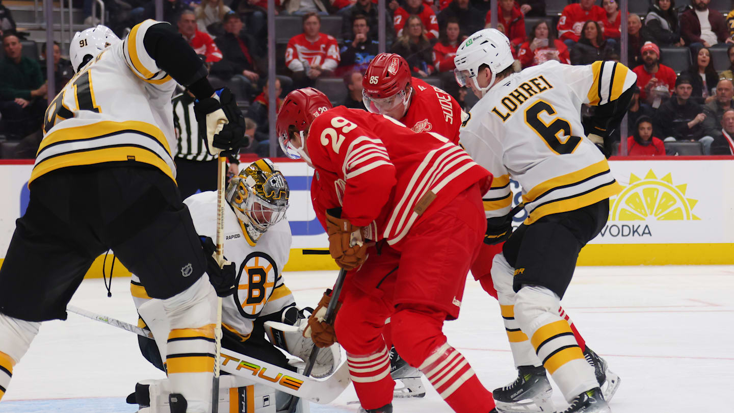 Boston Bruins v Detroit Red Wings