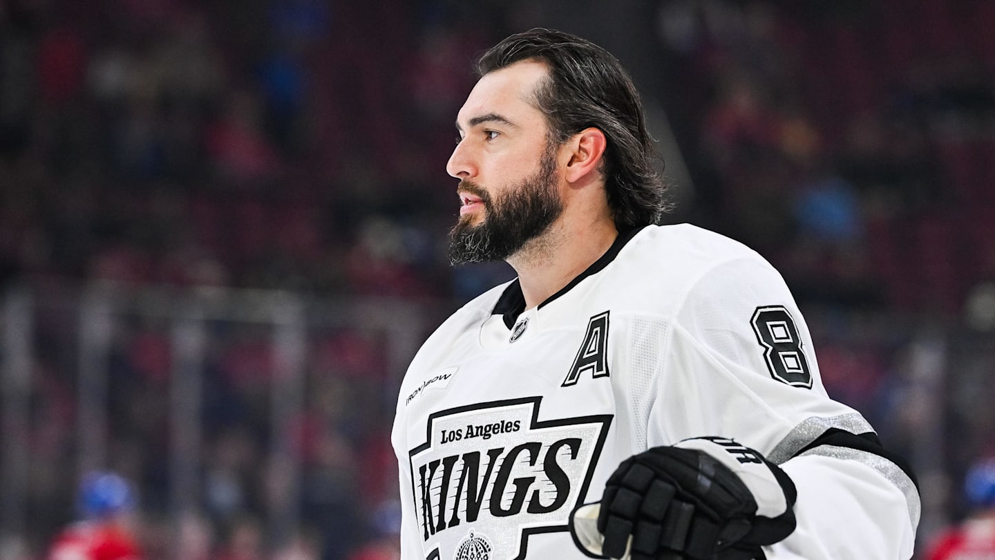 Los Angeles Kings Star Defenseman Returning from Injury vs. Chicago Blackhawks
