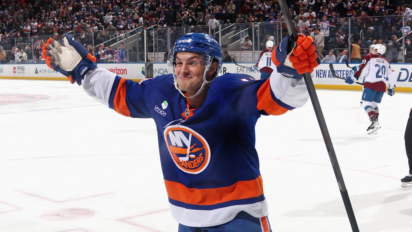 Colorado Avalanche v New York Islanders