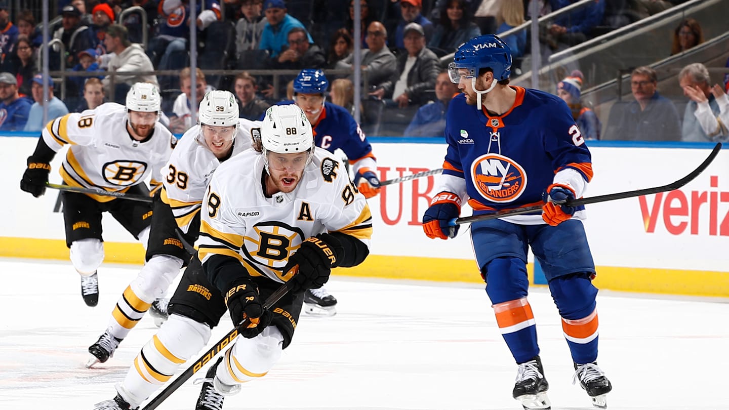 Boston Bruins v New York Islanders
