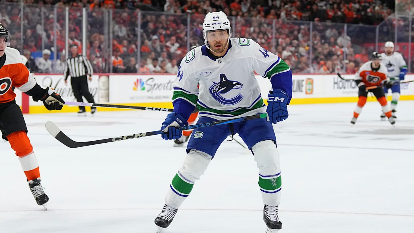 Vancouver Canucks v Philadelphia Flyers