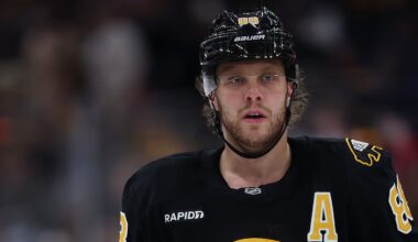 Carolina Hurricanes v Boston Bruins