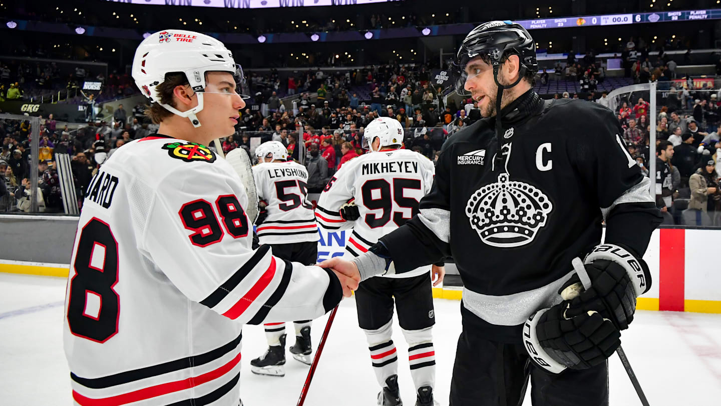 Chicago Blackhawks v Los Angeles Kings