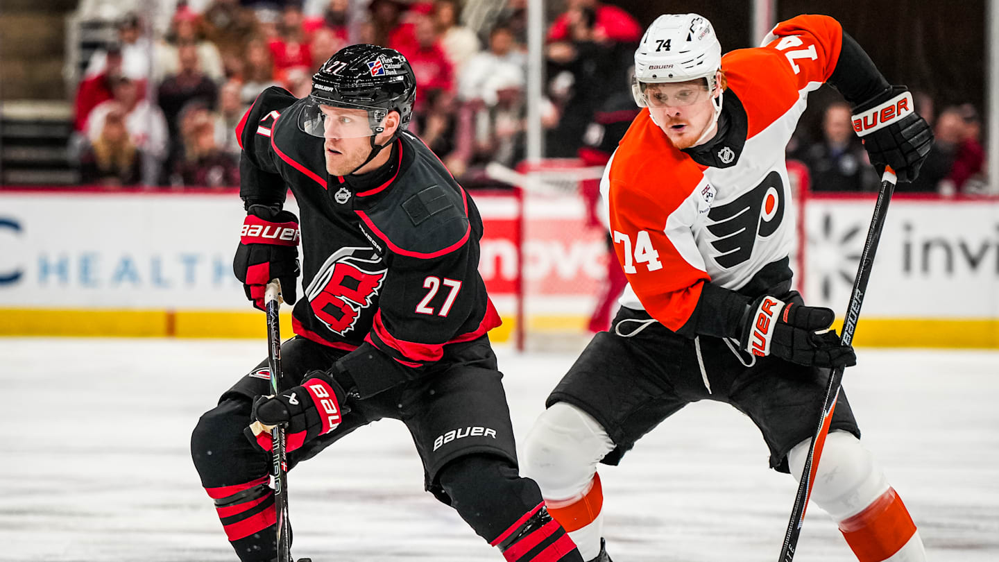 Philadelphia Flyers v Carolina Hurricanes