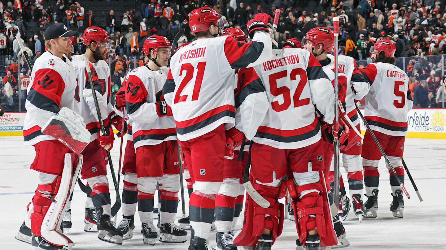 Carolina Hurricanes v Philadelphia Flyers