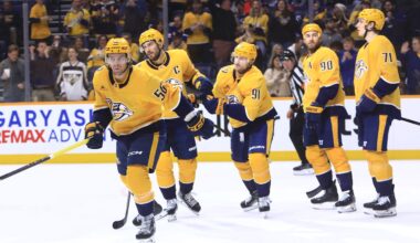 NHL: DEC 20 Maple Leafs at Predators
