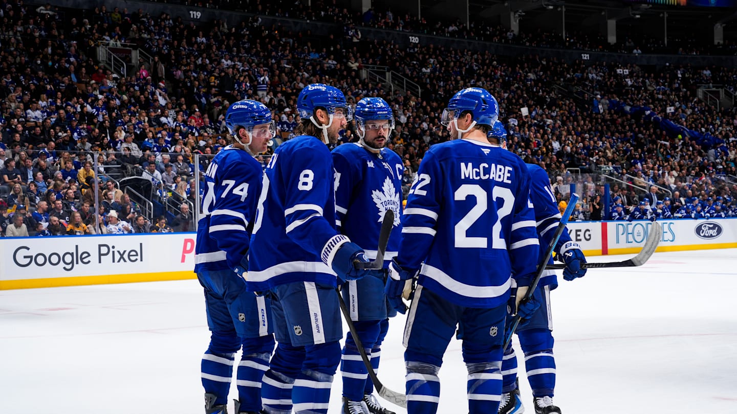 Pittsburgh Penguins v Toronto Maple Leafs