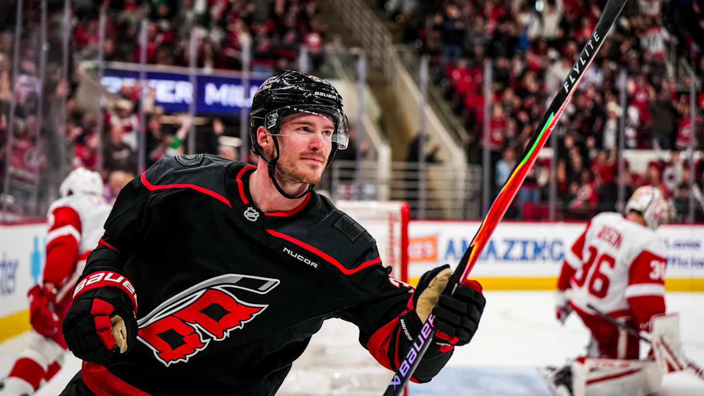 Detroit Red Wings v Carolina Hurricanes