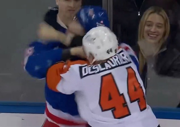 Flyers enforcer Nic Deslauriers brutally beat down on Rangers phenom Brennan Othmann