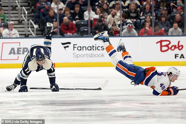 The fight was started by Blue Jackets' Mason Marchment tripped Islanders' Matthew Schaefer