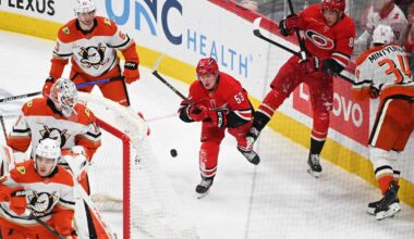 Hurricanes cut two-goal deficit, win 4-3 against Flyers – Technician