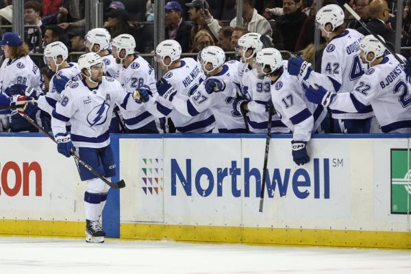 Surging Lightning seek 8th straight win vs. banged-up Islanders
