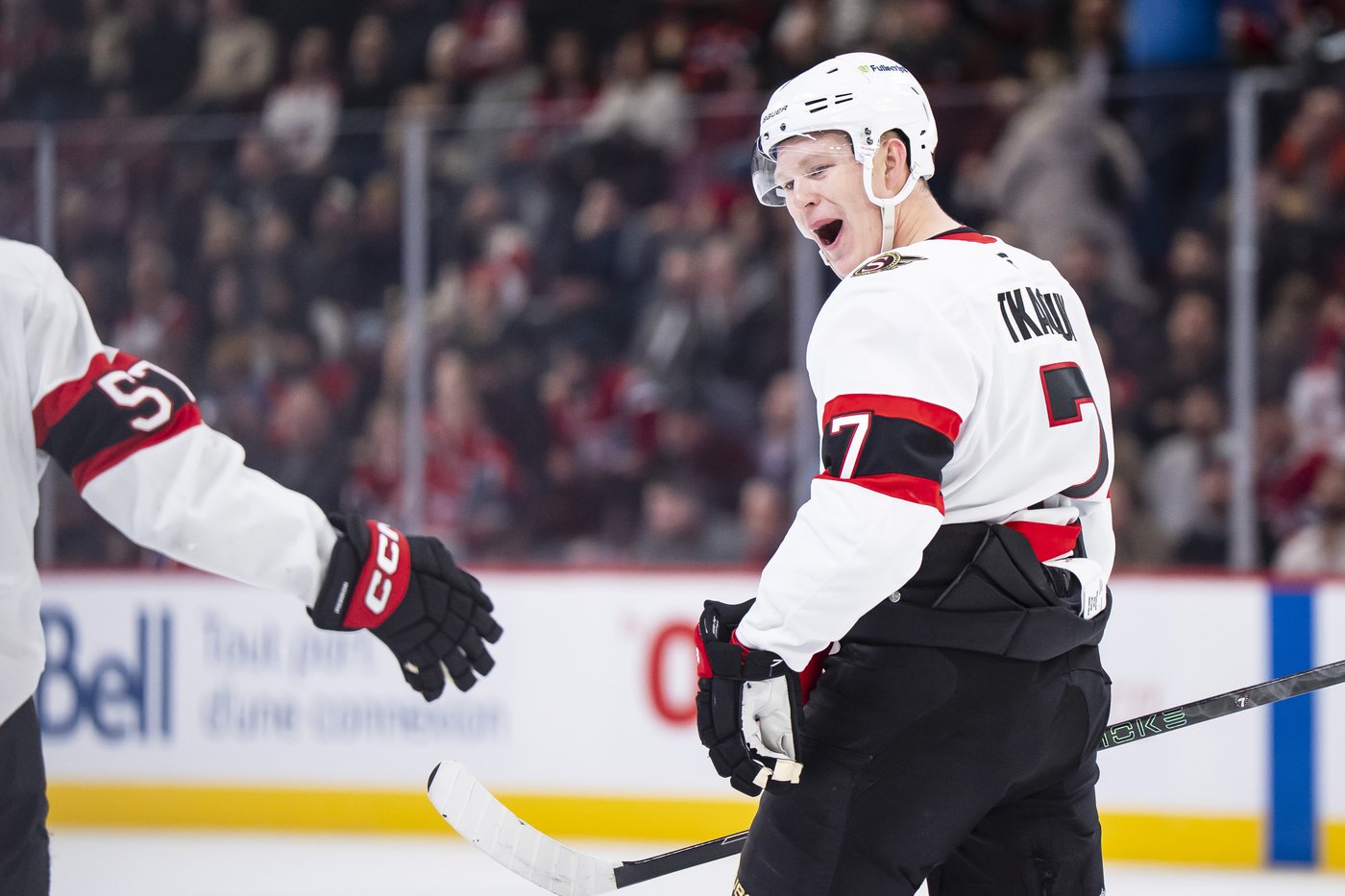 Tkachuk scores first goal as Senators end road trip with ‘massive’ win over Canadiens