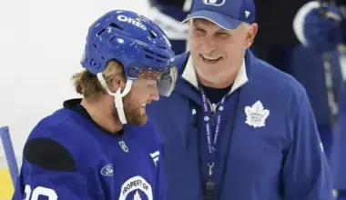William Nylander was caught drawing up a play with Craig Berube, and the clip says a lot
