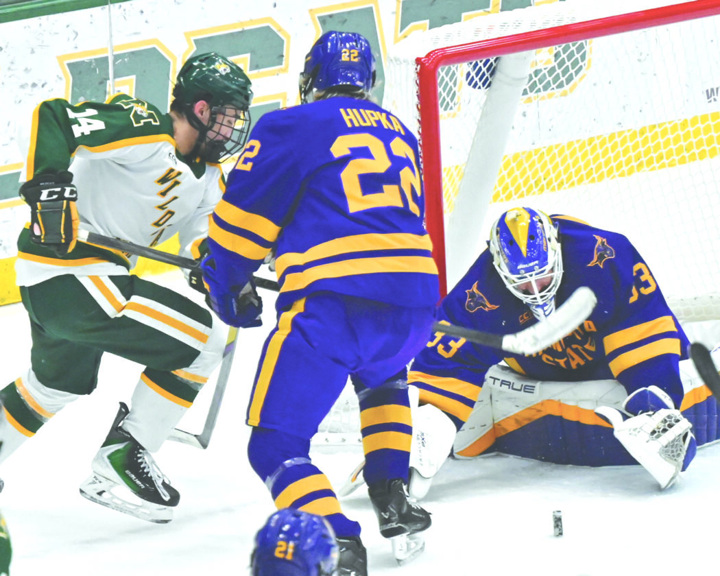 Wildcats keep coming close: But NMU hockey team has yet to register a win in 1st 2 months of season | News, Sports, Jobs