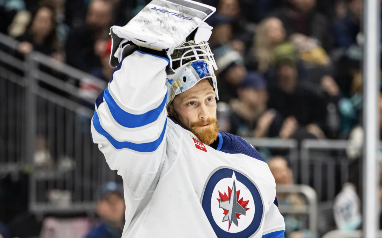 Elliotte Friedman reveals the cost to trade for Blackhawks goalie Laurent Broissoit