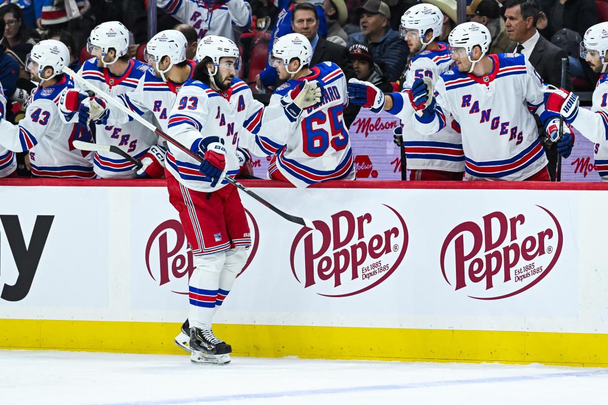 Mika Zibanejad keeps climbing Rangers' record books