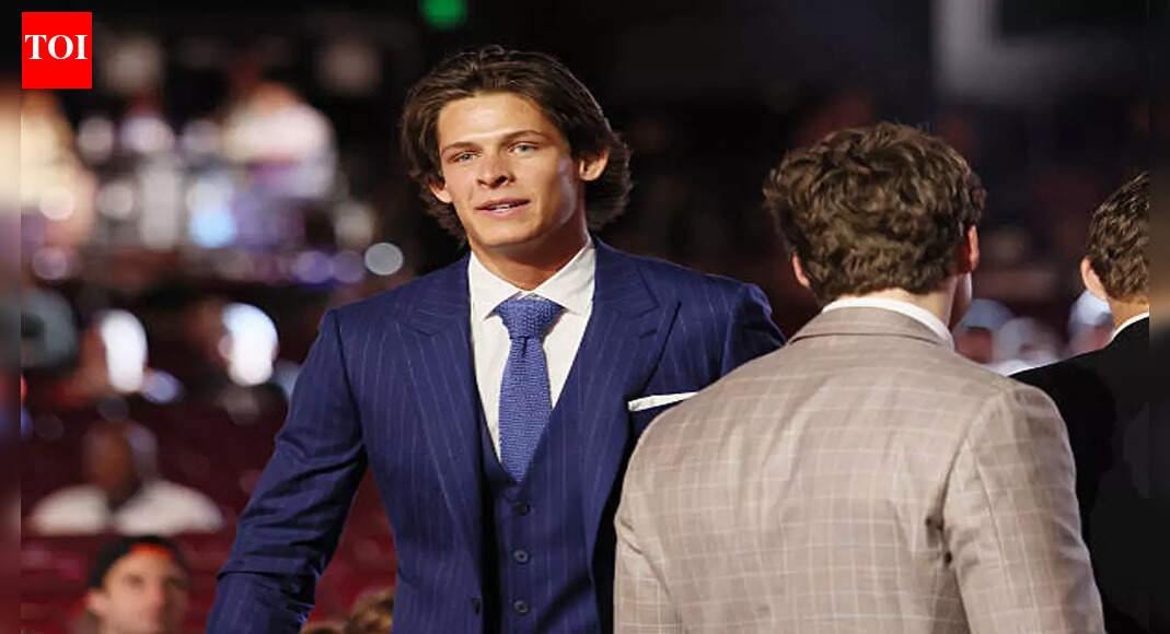 Penguins’ top prospect Will Horcoff dominates college Hockey, earns HCA Player of the Month title | NHL News