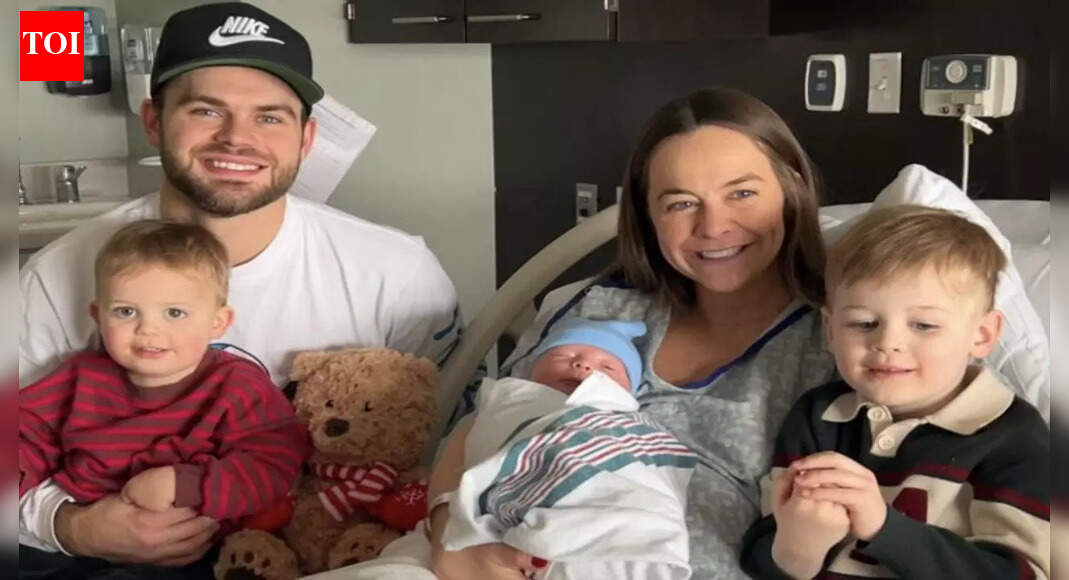 Detroit Red Wings forward Alex DeBrincat and wife Lyndsey welcome third son Leighton who just made a cute Instagram debut | NHL News