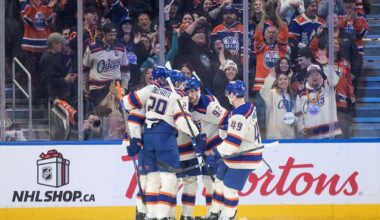 Oilers score 4 1st-period goals in 6-2 victory over slumping Jets