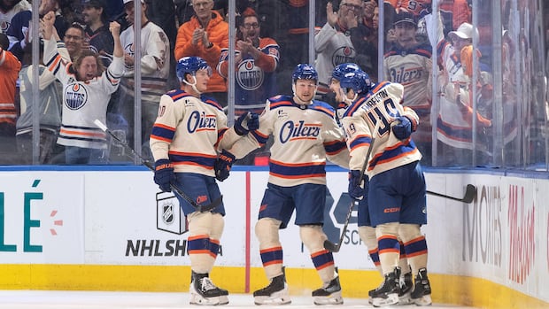Oilers use 4-goal first period to clobber Jets 6-2