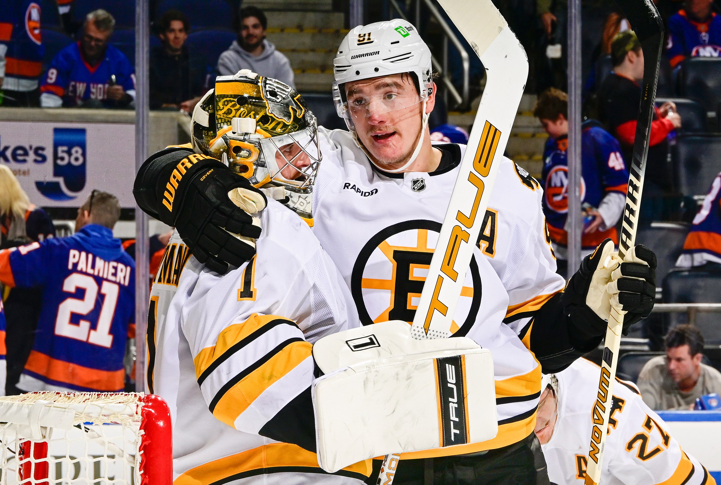 Recap: Swayman shuts down Isles as Bruins win, 3-1