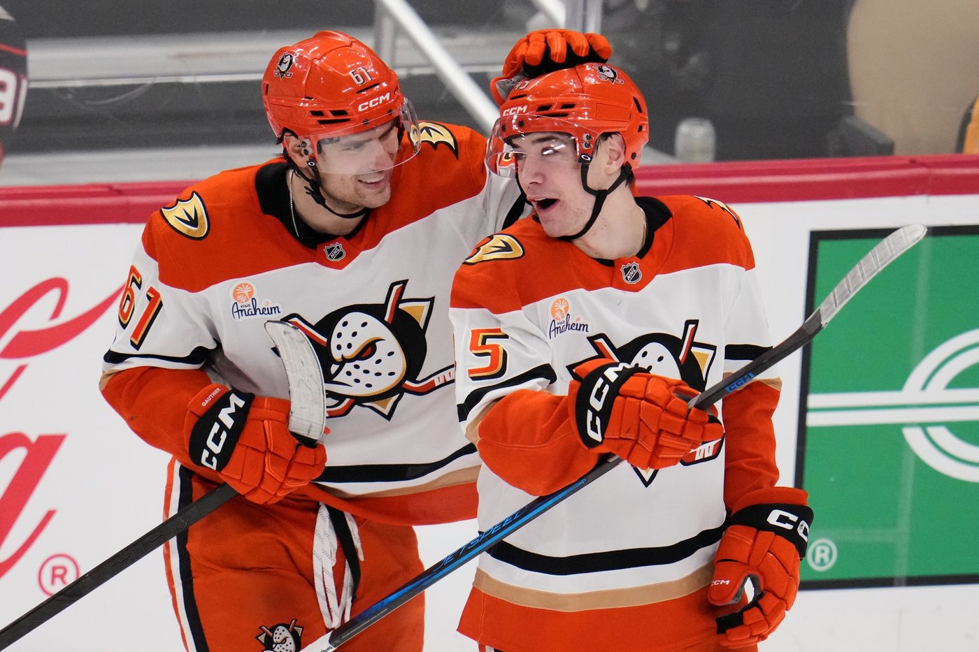 NHL roundup: Sennecke’s buzzer beater forces OT and Ducks slip by Penguins 4-3