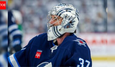 NHL Player Status: Connor Hellebuyck seen for the first time with the Winnipeg Jets after knee surgery | NHL News