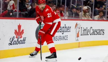 Red Wings key forward suddenly removed from lineup due to 'unspecified reasons' Thursday vs. Oi