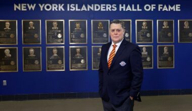 Islanders legend Pat LaFontaine inducted into club's Hall of Fame