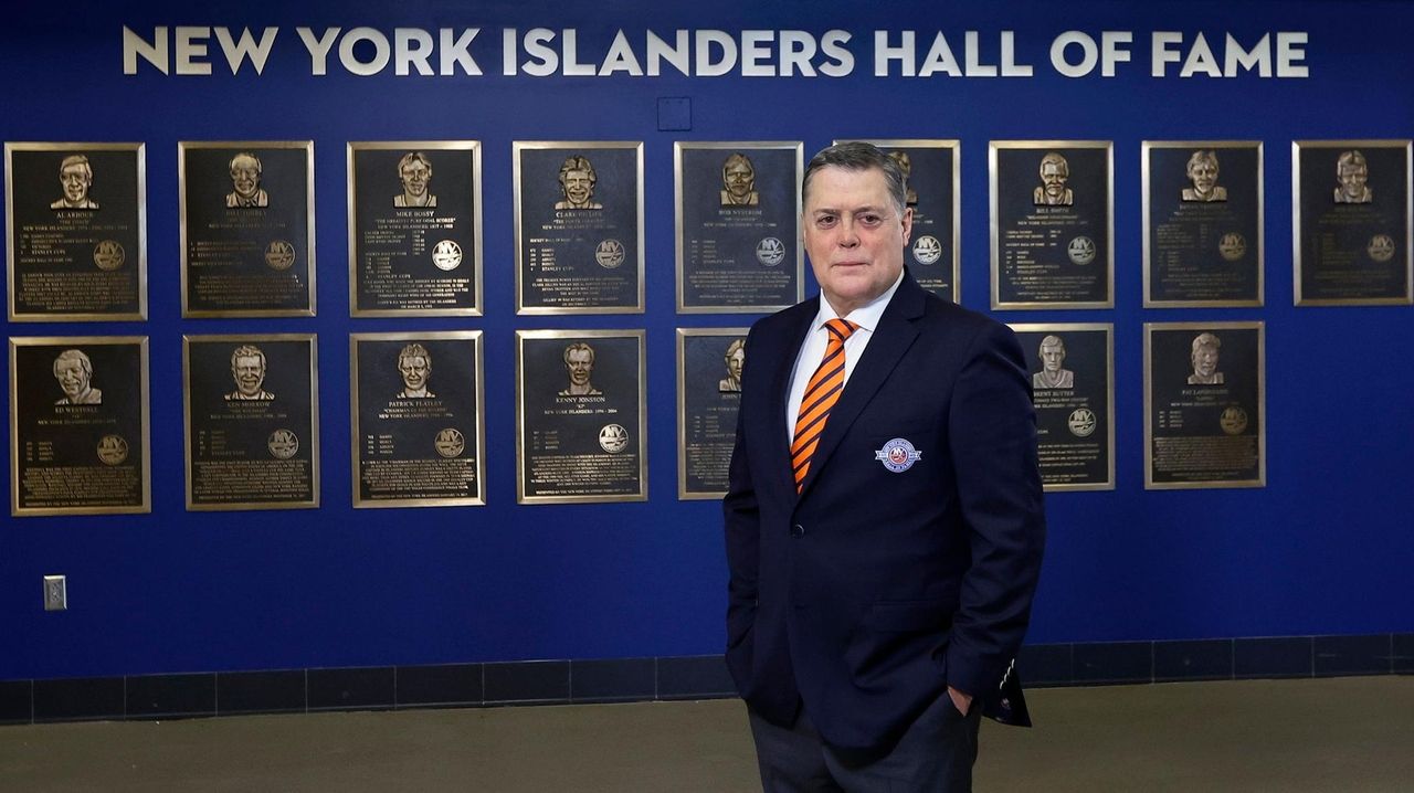 Islanders legend Pat LaFontaine inducted into club's Hall of Fame
