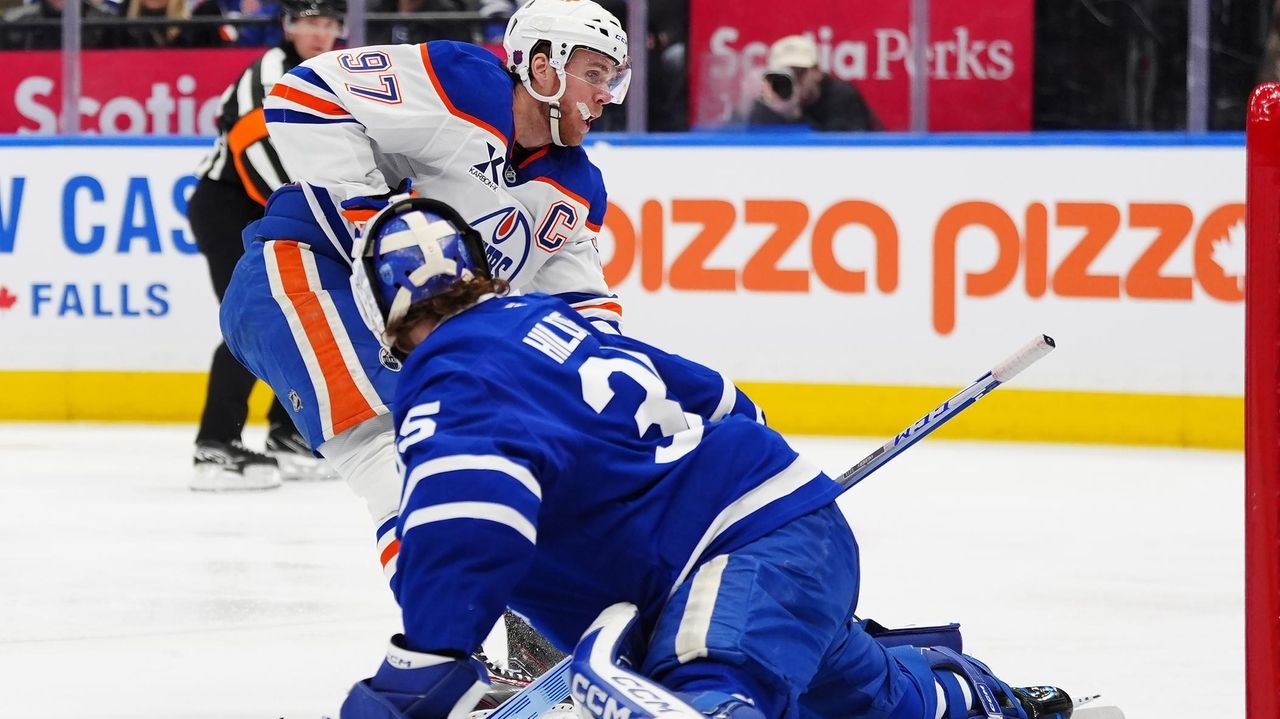 McDavid has 2 goals and an assist to back Jarry in Oilers' 6-3 win over Maple Leafs