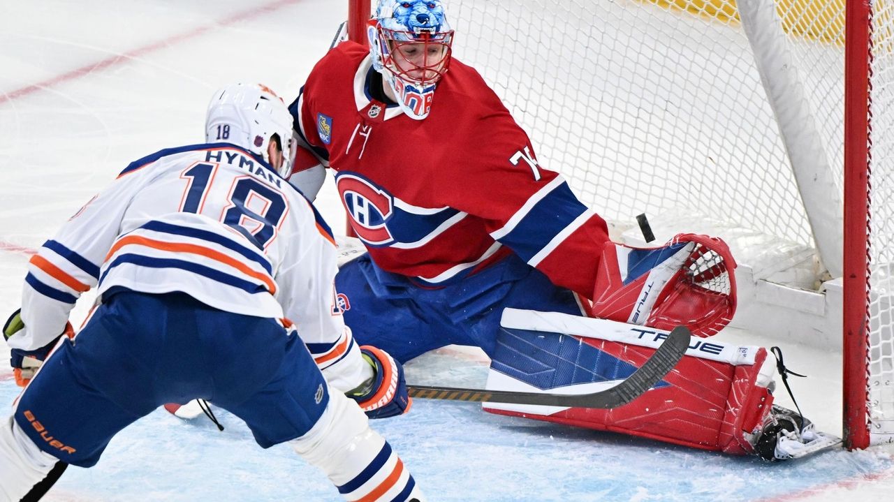 Jakub Dobes stops 27 shots in the Canadiens' 4-1 victory over the Oilers