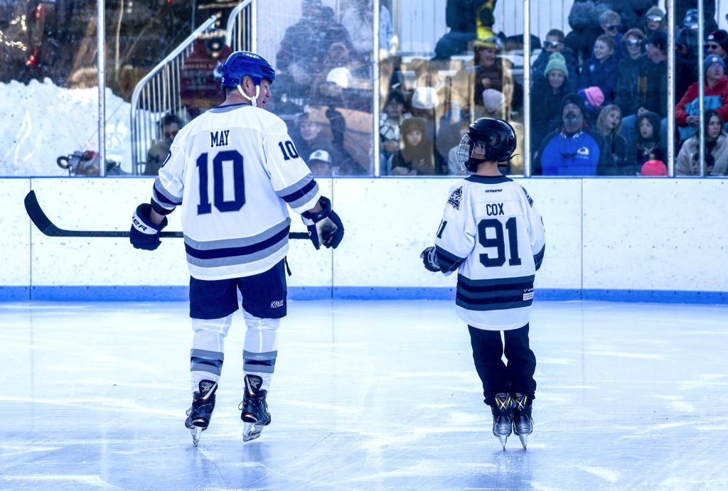 NHL alumni bring stars, spectacle to Carbondale outdoor hockey classic