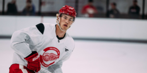 Simon Edvisson skating for the Detroit Red Wings