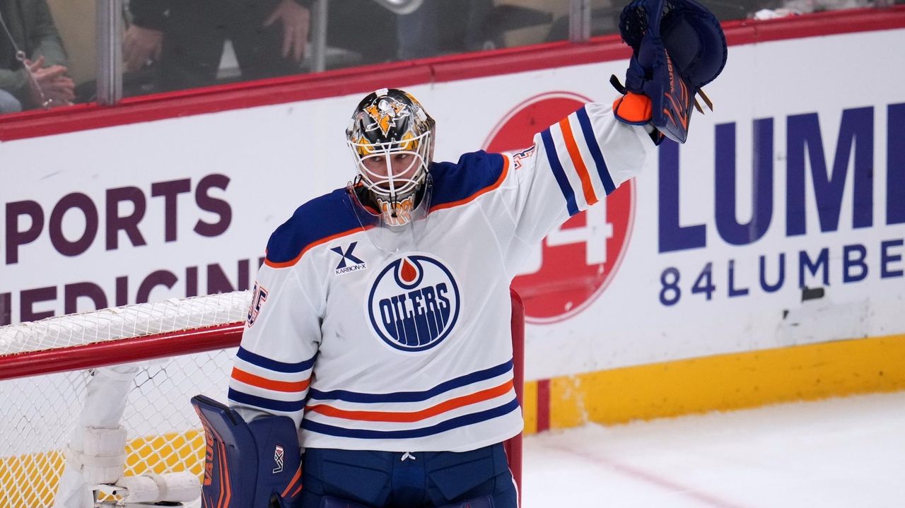 Tristan Jarry and Stuart Skinner, traded just 5 days ago, face off against former teams