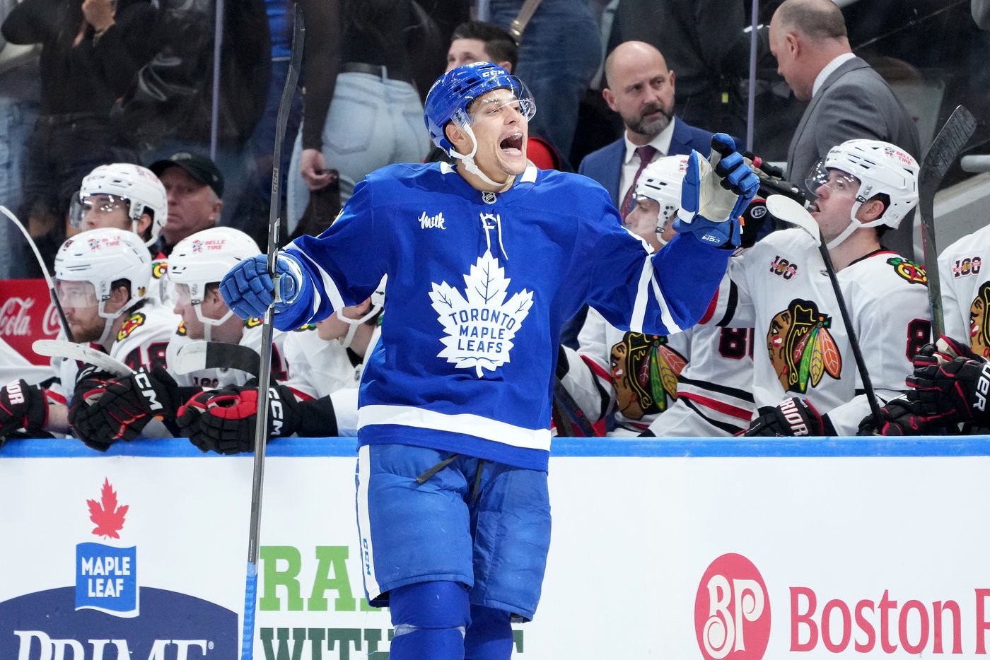 NHL roundup: Matthews, Joshua score 8 seconds apart, Leafs rally past Blackhawks 3-2 | NanaimoNewsNOW