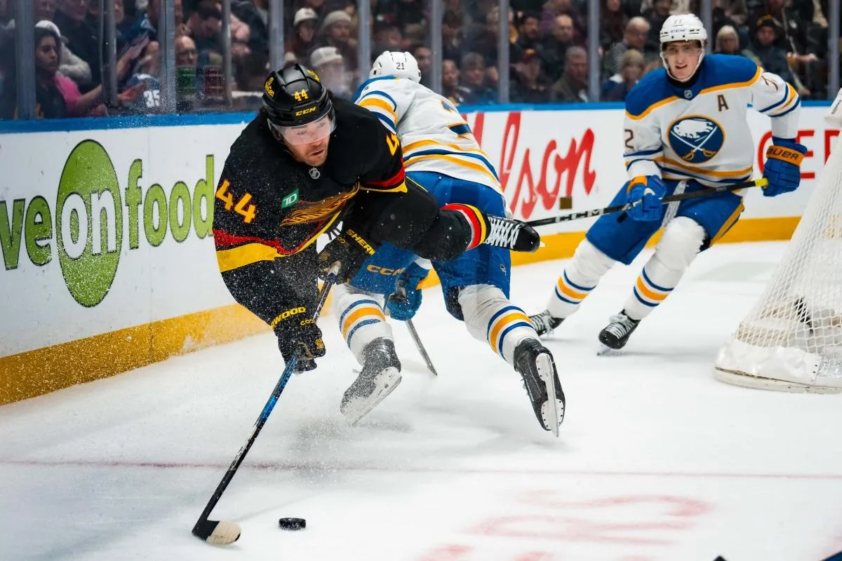 New team reportedly enters the mix to acquire Vancouver Canucks forward Kiefer Sherwood