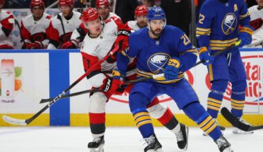 Buffalo Sabres defenseman Conor Timmins breaks left leg against Flyers. Expected to miss 6-8 weeks