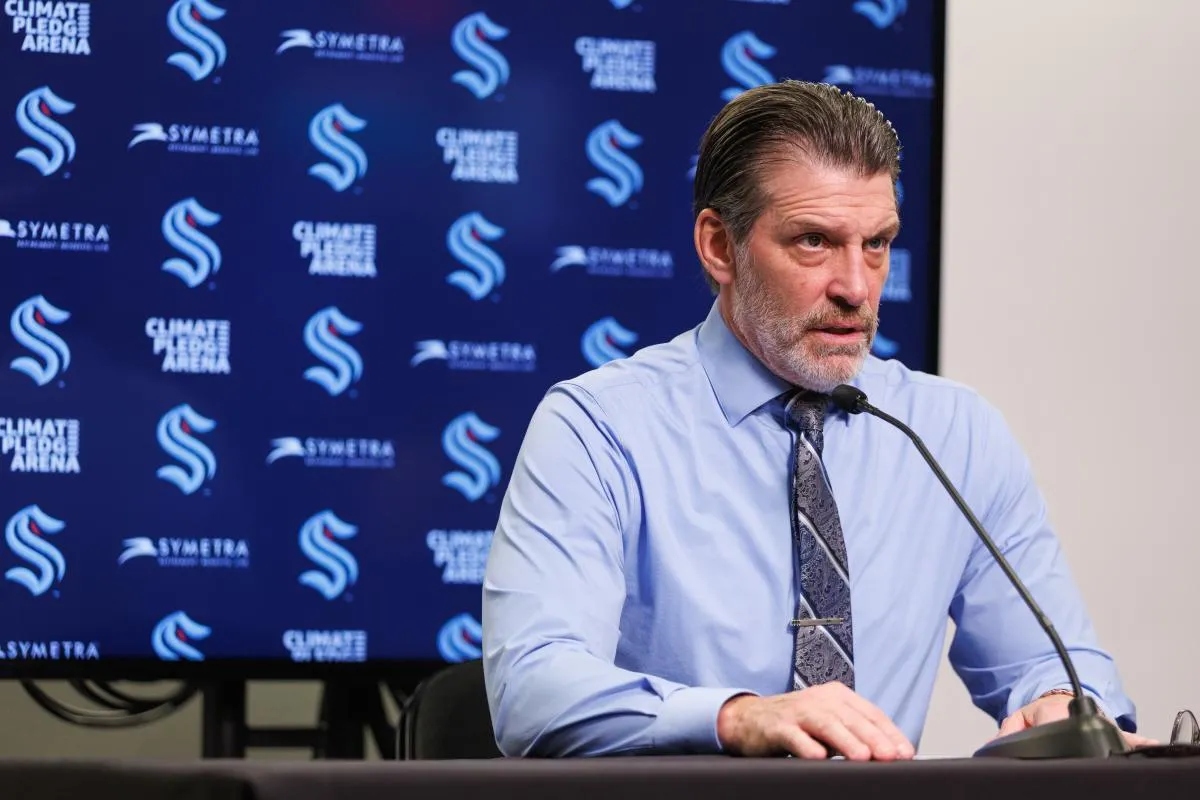 Seattle Kraken have dropped nine of ten, shifting focus toward the coach who came from the Leafs ben