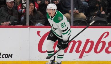 Robertson has 2 goals and assist as Stars beat Ducks 8-3 for 3rd straight win