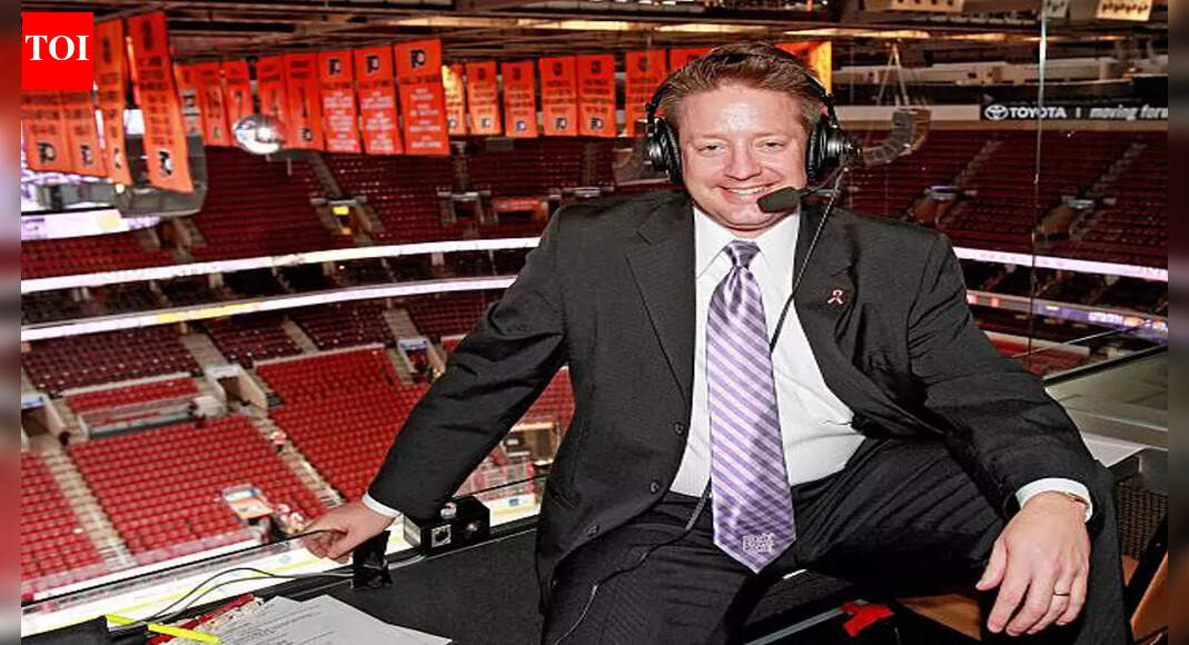 Flyers Radio announcer Tim Saunders’ inappropriate on-air comment accidentally caught on hot mic, controversy led to suspension | NHL News