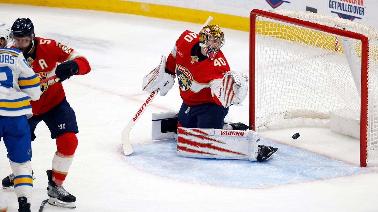 Neighbours and Thomas score twice to lead the Blues over the Panthers 6-2