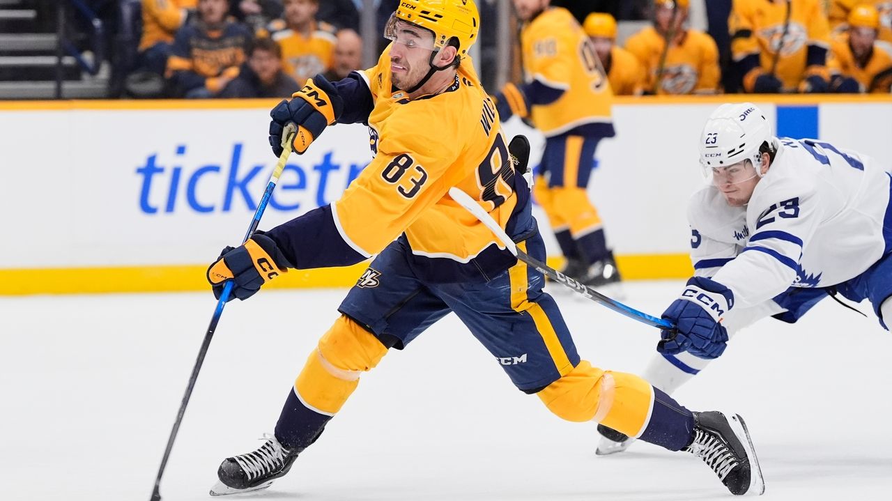 Luke Evangelista breaks 3rd-period tie in Predators' 5-3 victory over the Maple Leafs