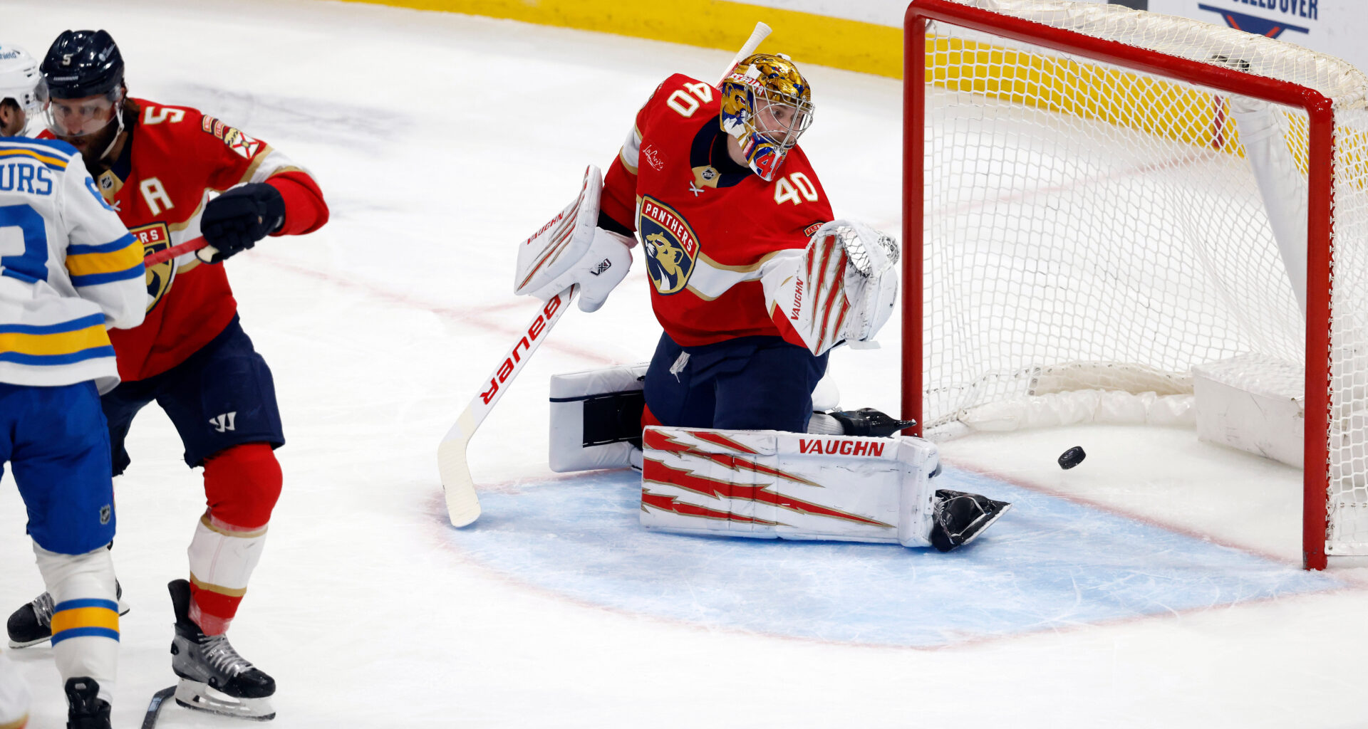 Neighbours and Thomas score twice to lead the Blues over the Panthers 6-2