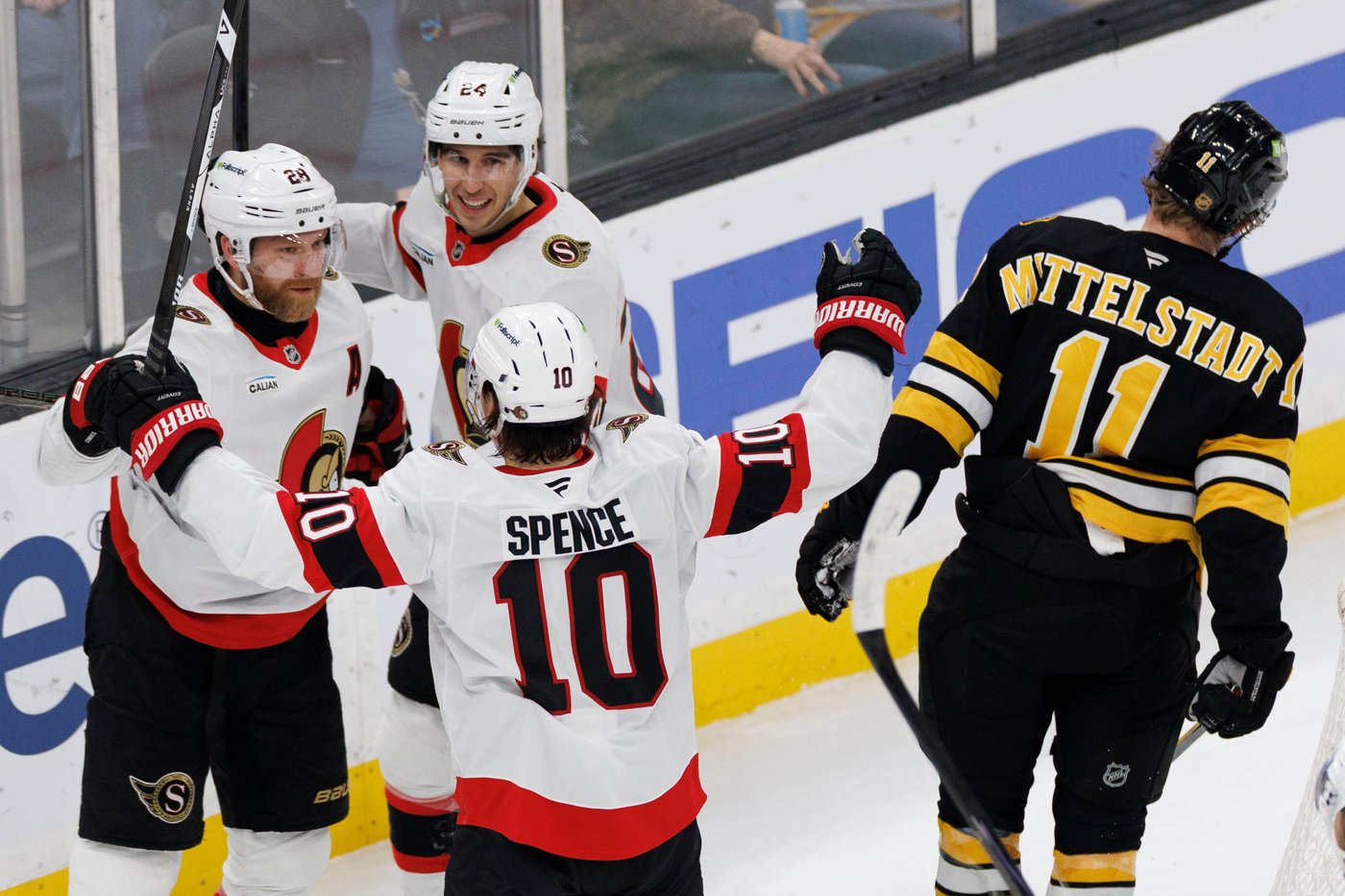 Zetterlund scores twice as surging Senators beat Bruins 6-2