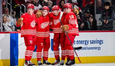 Red-hot Red Wings host surging Stars as December heaters collide