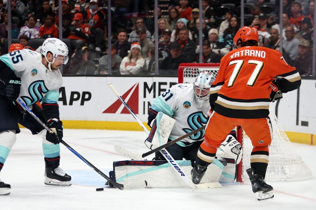 Jordan Eberle's heroics send Kraken past Ducks